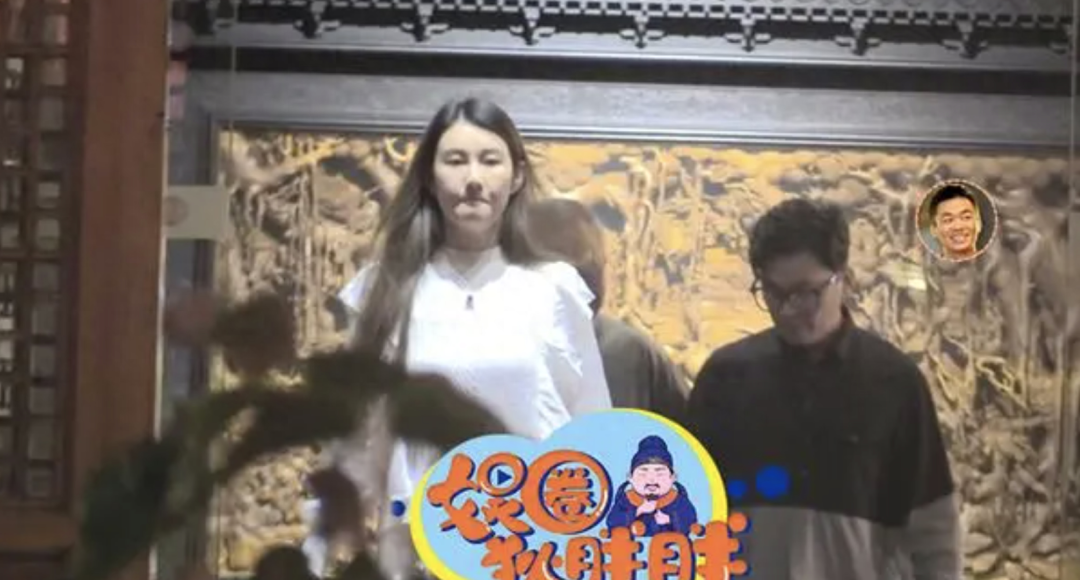 王宝强带现任女友聚会，冯清坐上驾驶座，坐上了司机的位置